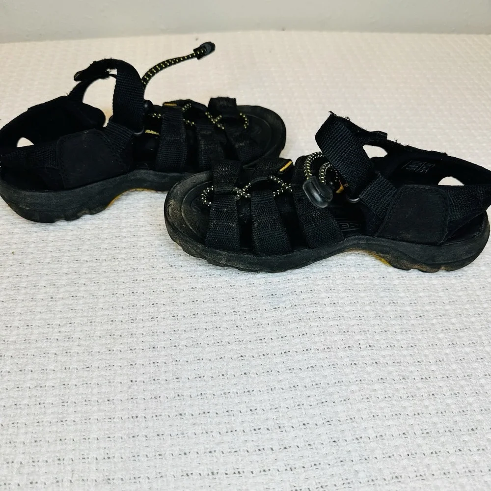 Keen Kids Newport H2 Sandals Waterproof Black Summer‎ Travel Hiking Fish -sz 2